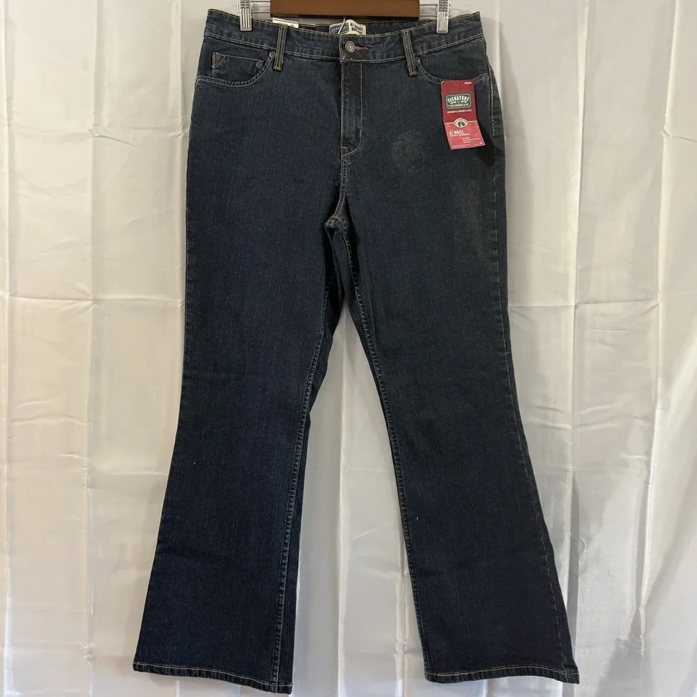 Signature Levis‎ Jeans Womens 14 34x30.5 Totally Slimming Waist Bootcut New Tags